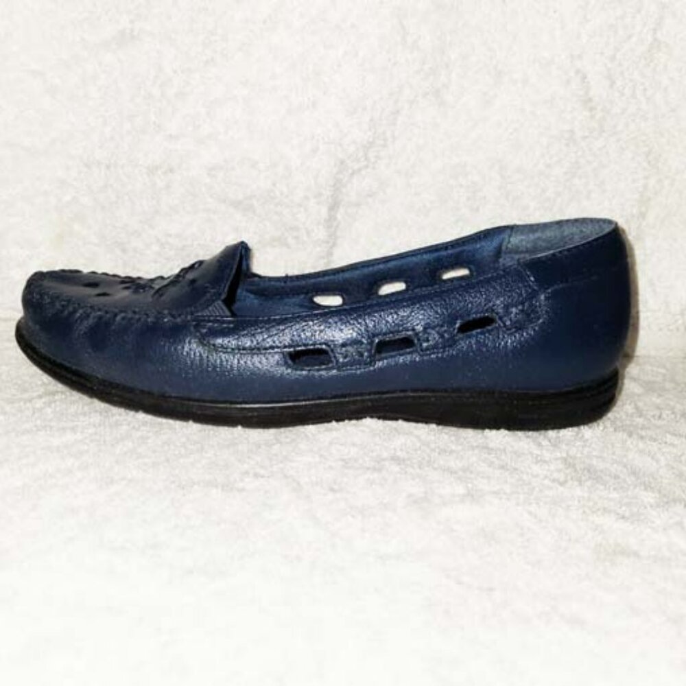 DR. SCHOLLS NEW IN THE BOX WOMEN'S 9B NAVY LEATHER SLIP-ON LOAFERS.
